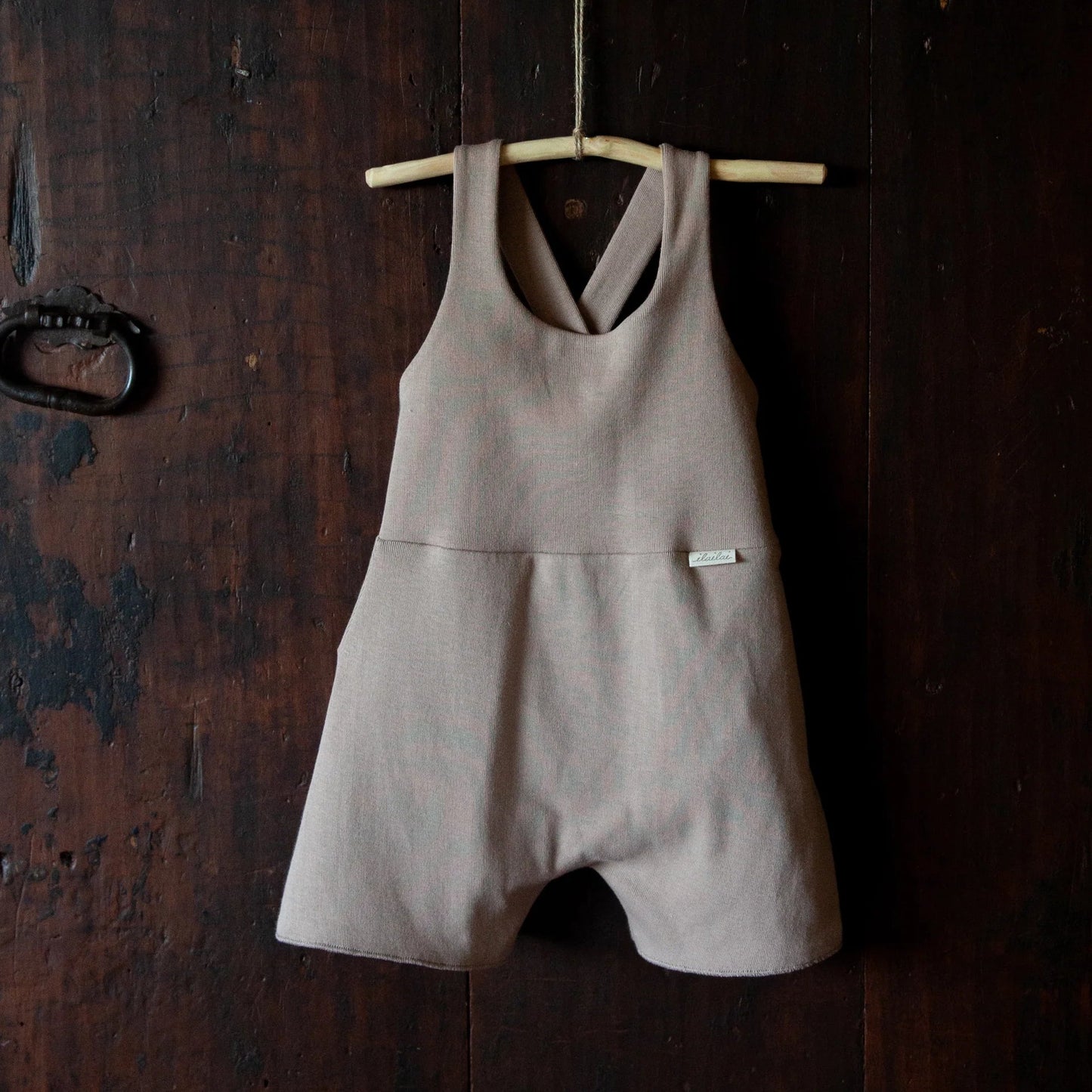 Duurzaam baby tuinbroekje met corozo knopen Zaynis