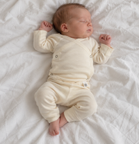 babyset overslagromper en broekje van lille barn merinowol naturel bij zaynis