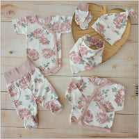 Zyzio & Zuzia newbornset – complete 6-delige babyuitzet van 100% katoen, perfect voor pasgeborenen.